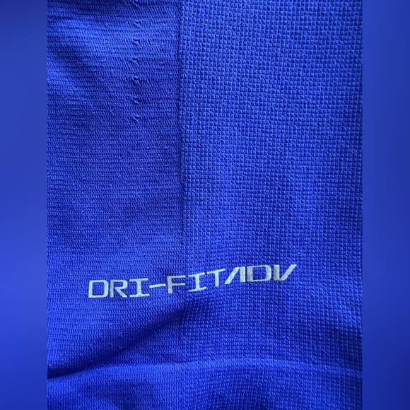 Nike Women's Dri-fit Adv
Short-sleeve Aura Top
Radiant Blue Size M - Picture 6 of 8